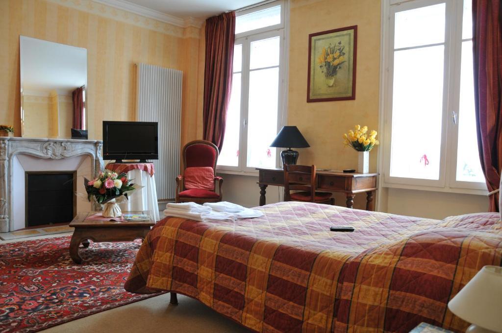 Hotel De Paris Charleville-Mezieres Room photo
